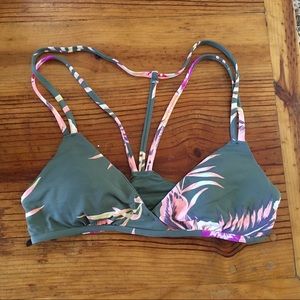 NWOT Roxy bikini top
